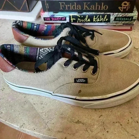 Vans - Picture 2 of 5